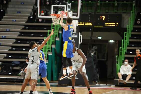 ווילבקין עולה לסל // צילום: באדיבות וילרבאן